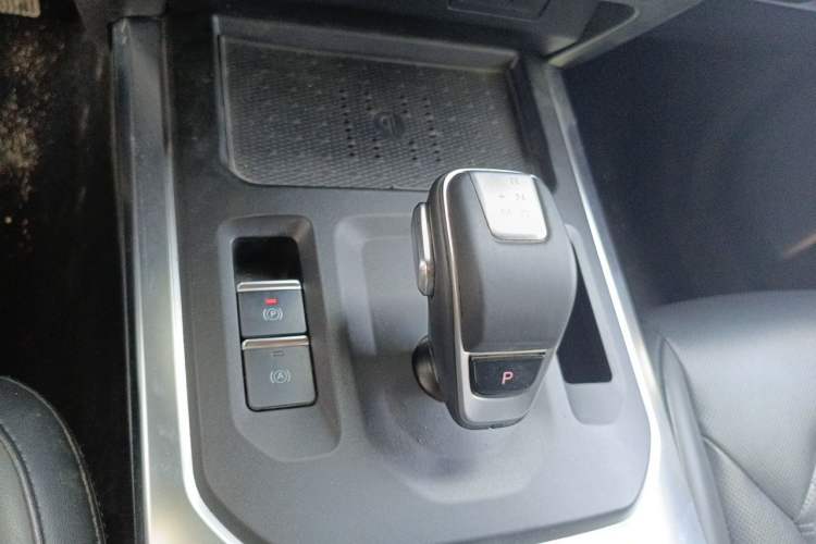Used 212 T01 2024 2.0T Mechanic Gear Lever