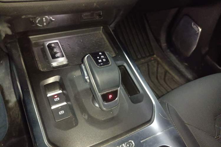 Used 212 T01 2024 2.0T Explorer Gear Lever