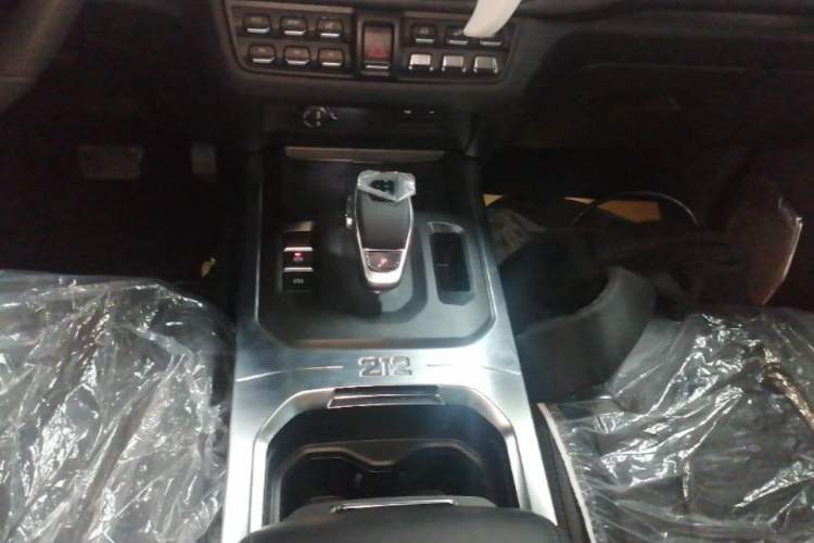 Used 212 T01 2024 2.0T Explorer Gear Lever