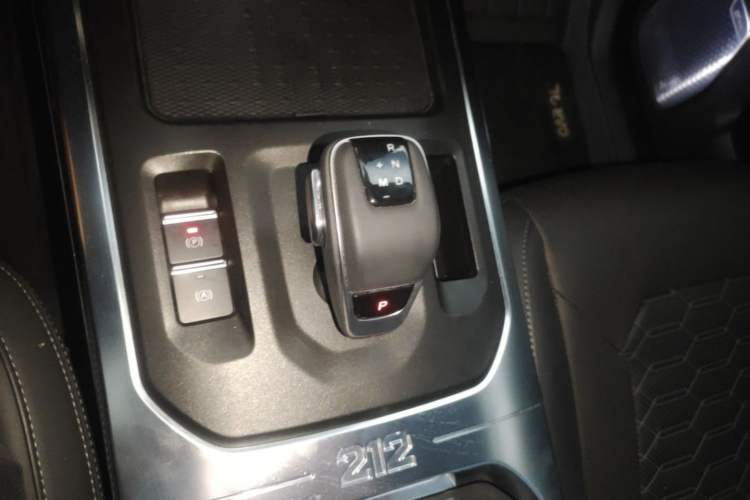 Used 212 T01 2024 2.0T Explorer Gear Lever