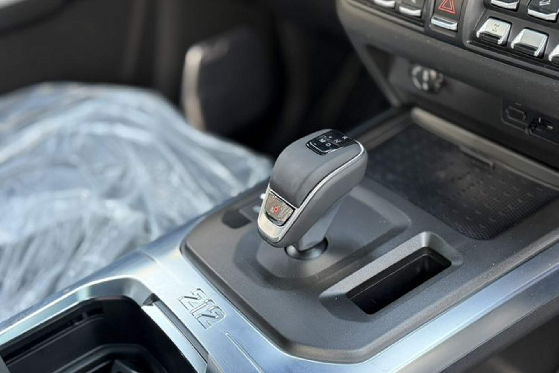 Used 212 T01 2024 2.0T Explorer Gear Lever