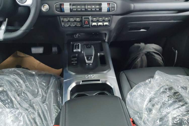 Used 212 T01 2024 2.0T Explorer Gear Lever