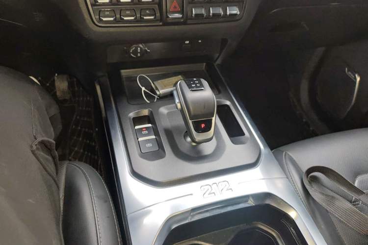 Used 212 T01 2024 2.0T Explorer Gear Lever