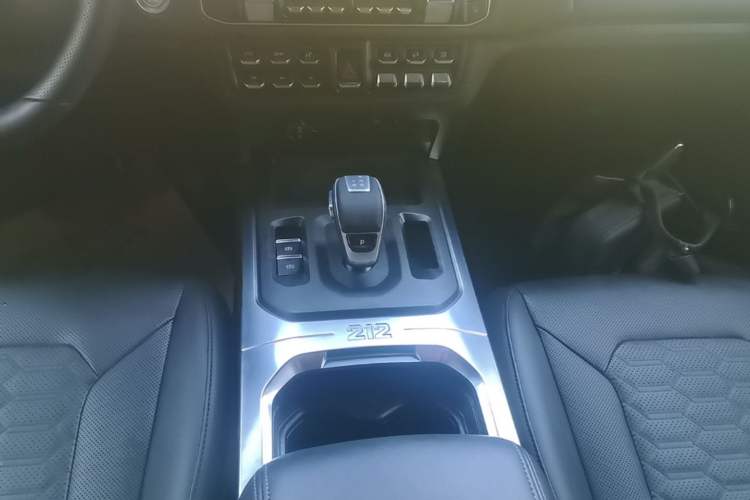 Used 212 T01 2024 2.0T Mechanic Gear Lever