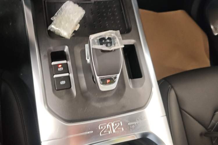 Used 212 T01 2024 2.0T Explorer Gear Lever