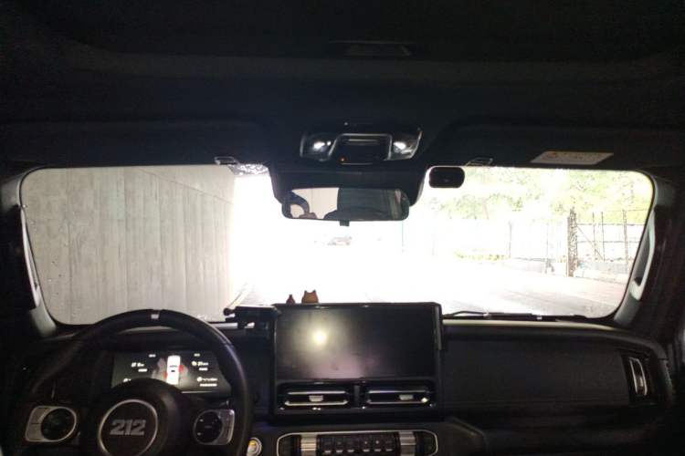 Used 212 T01 2024 2.0T Explorer Headliner