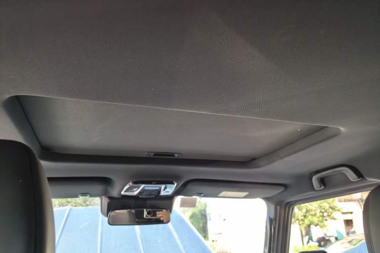Used 212 T01 2024 2.0T Mechanic Headliner