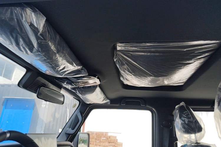 Used 212 T01 2024 2.0T Explorer Headliner