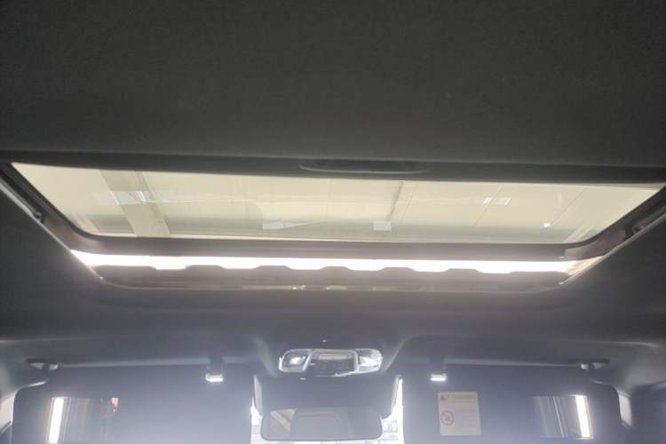 Used 212 T01 2024 2.0T Explorer Headliner