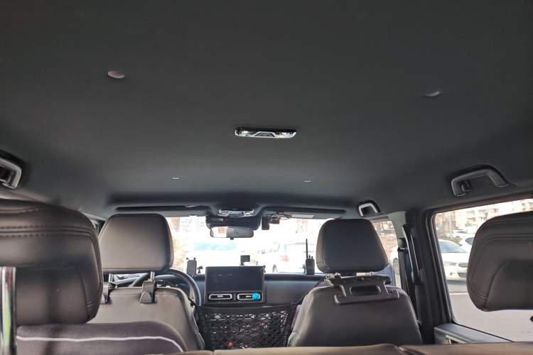 Used 212 T01 2024 2.0T Mechanic Headliner