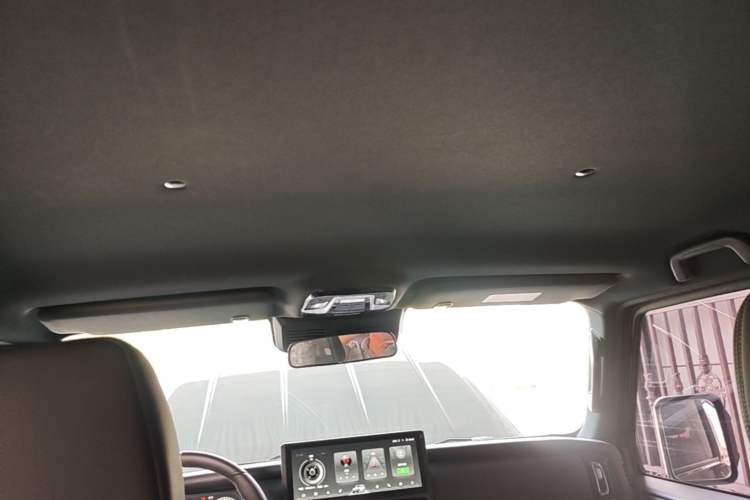Used 212 T01 2024 2.0T Mechanic Headliner