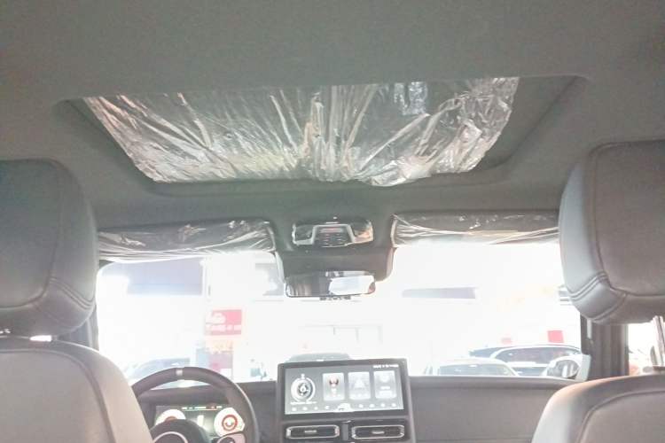 Used 212 T01 2024 2.0T Explorer Headliner