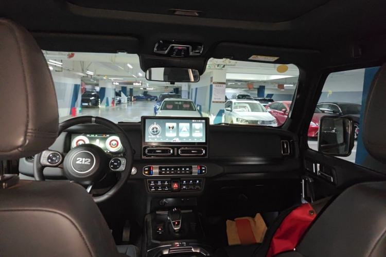 Used 212 T01 2024 2.0T Explorer Headliner