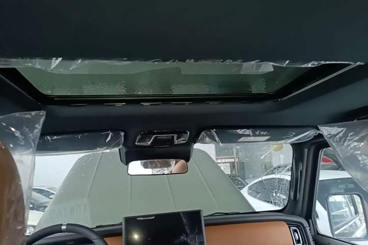 Used 212 T01 2024 2.0T Explorer Headliner
