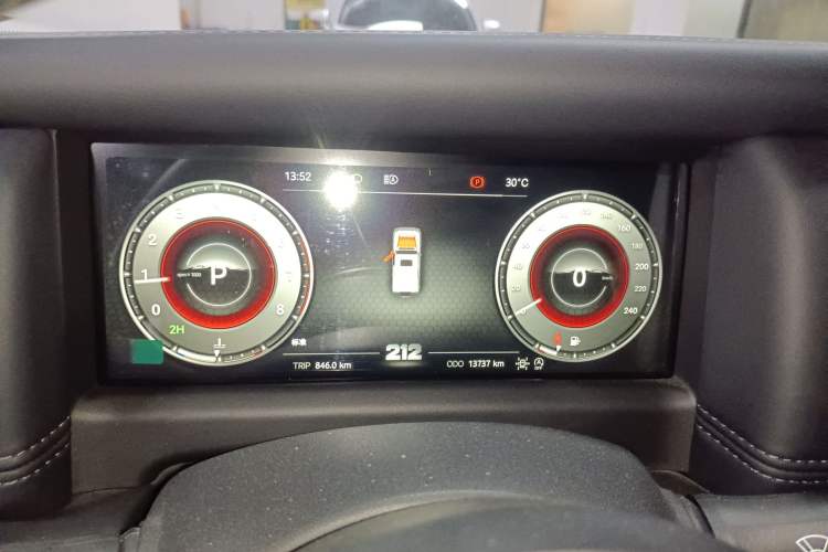 Used 212 T01 2024 2.0T Explorer Instrument Cluster