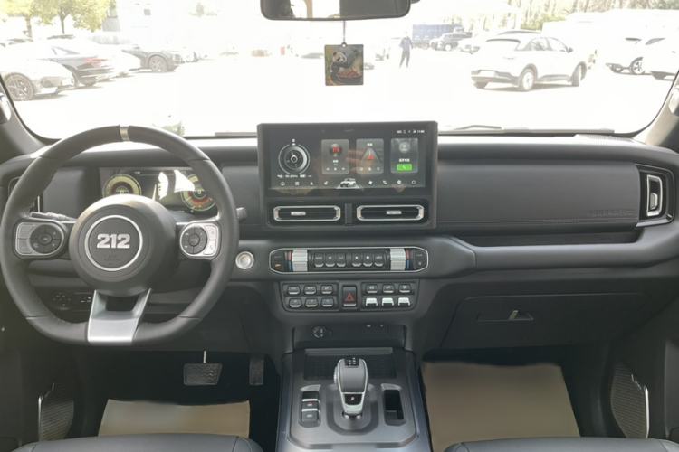 Used 212 T01 2024 2.0T Mechanic Interior 1