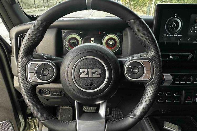 Used 212 T01 2024 2.0T Mechanic Interior 10