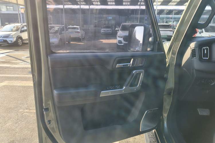 Used 212 T01 2024 2.0T Mechanic Interior 11
