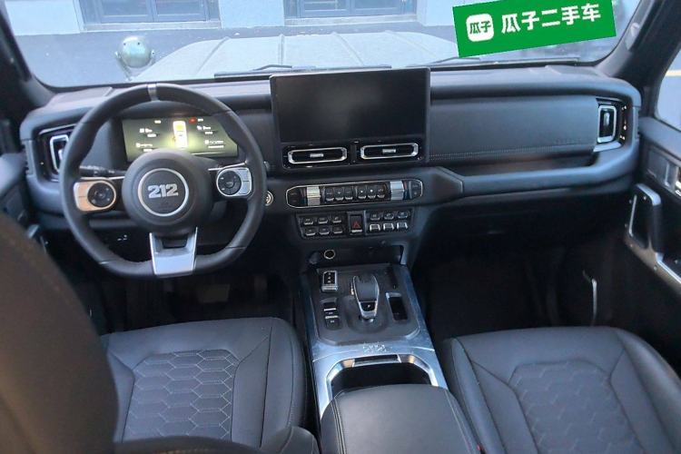 Used 212 T01 2024 2.0T Mechanic Interior 2