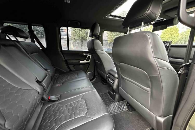 Used 212 T01 2024 2.0T Mechanic Interior 3