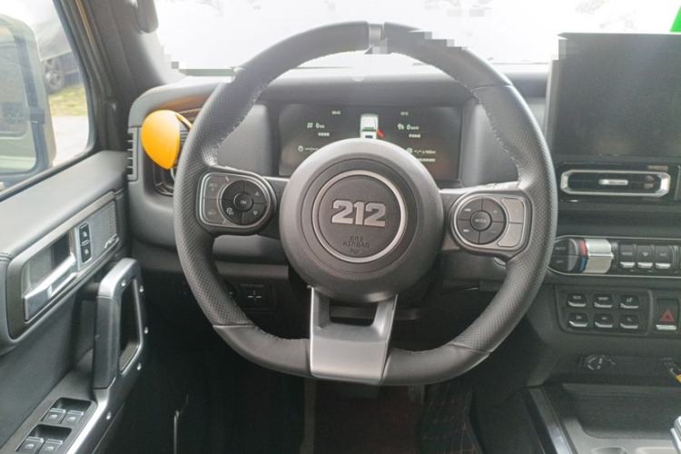 Used 212 T01 2024 2.0T Mechanic Interior 3