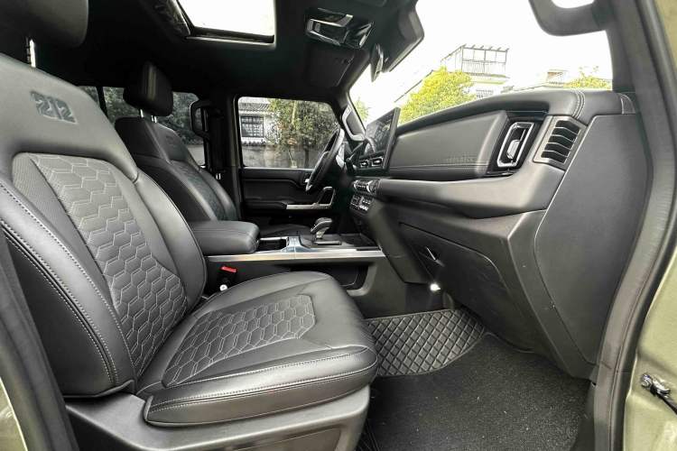 Used 212 T01 2024 2.0T Mechanic Interior 4