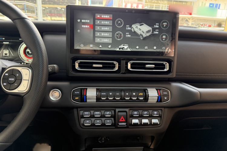 Used 212 T01 2024 2.0T Explorer Interior 5
