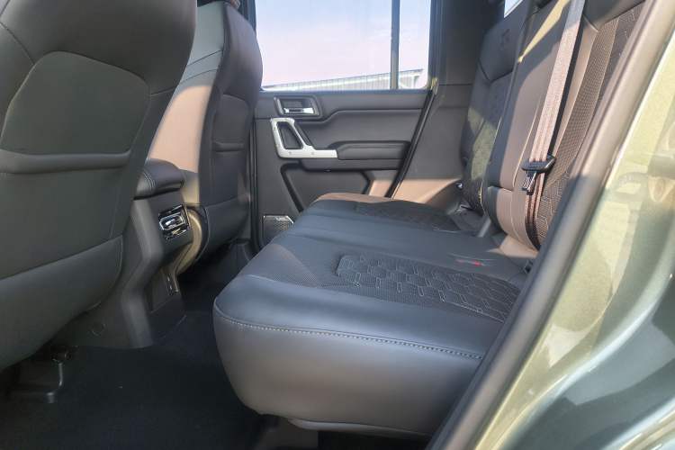 Used 212 T01 2024 2.0T Mechanic Interior 6