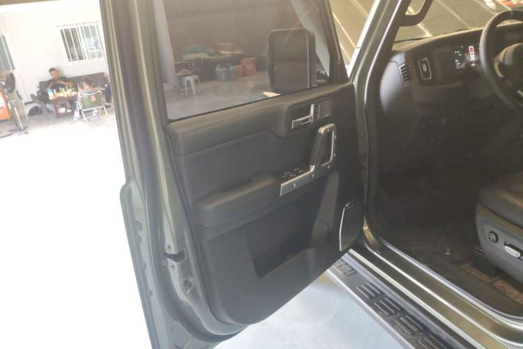 Used 212 T01 2024 2.0T Mechanic Left Front Door Interior