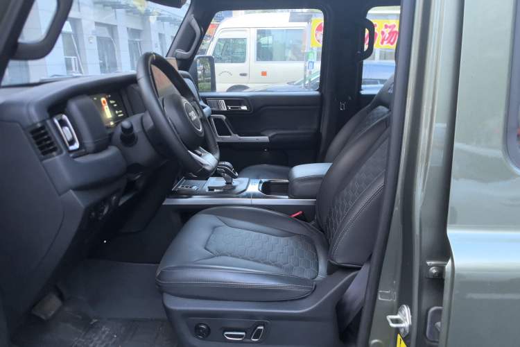 Used 212 T01 2024 2.0T Mechanic Left Front Seat