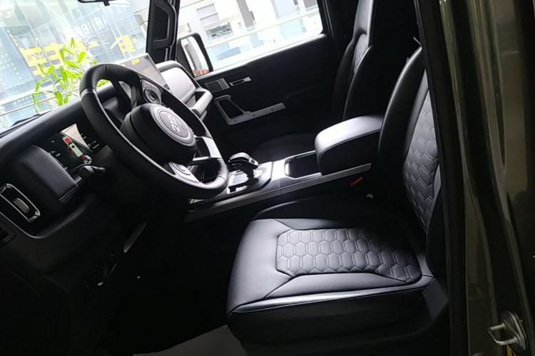 Used 212 T01 2024 2.0T Explorer Left Front Seat