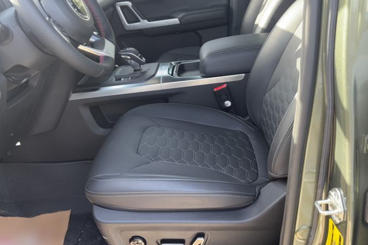 Used 212 T01 2024 2.0T Mechanic Left Front Seat