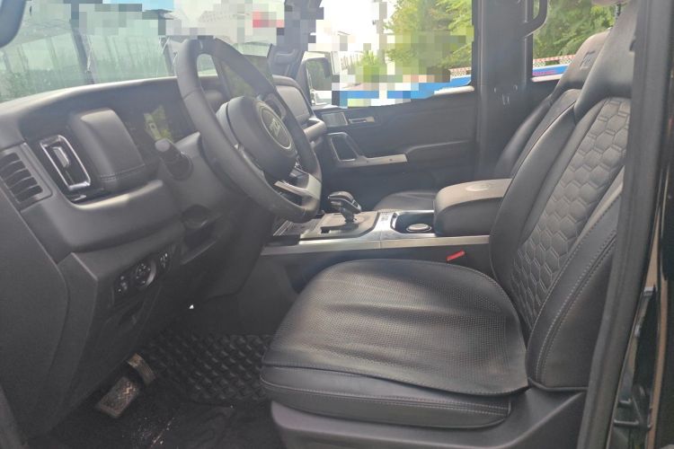 Used 212 T01 2024 2.0T Review Officer Left Front Seat