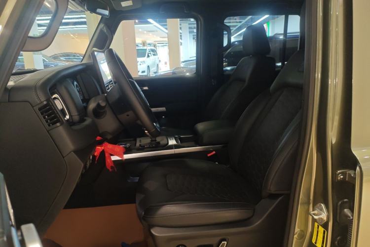 Used 212 T01 2024 2.0T Explorer Left Front Seat