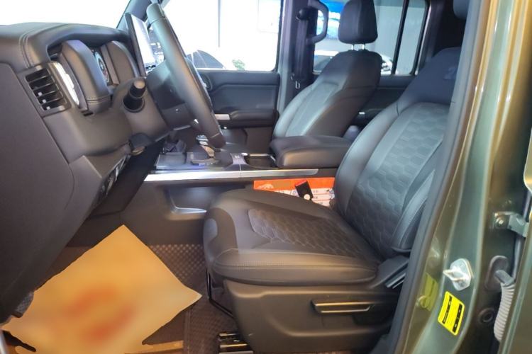 Used 212 T01 2024 2.0T Mechanic Left Front Seat