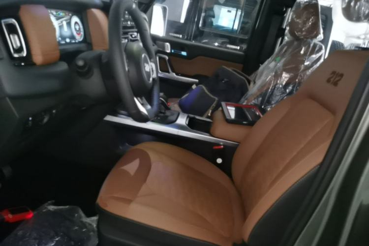 Used 212 T01 2024 2.0T Explorer Left Front Seat