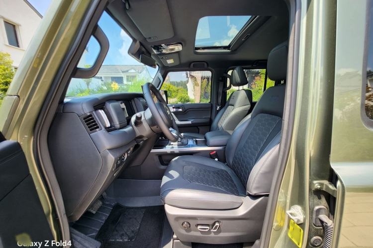 Used 212 T01 2024 2.0T Explorer Left Front Seat