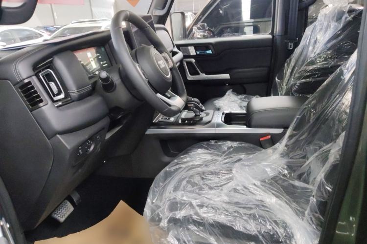 Used 212 T01 2024 2.0T Explorer Left Front Seat