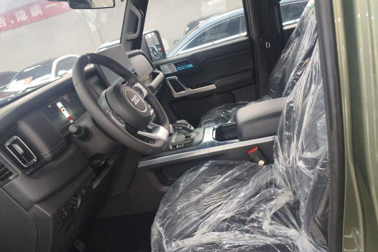 Used 212 T01 2024 2.0T Explorer Left Front Seat