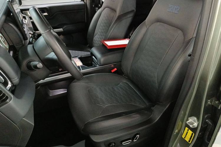 Used 212 T01 2024 2.0T Explorer Left Front Seat