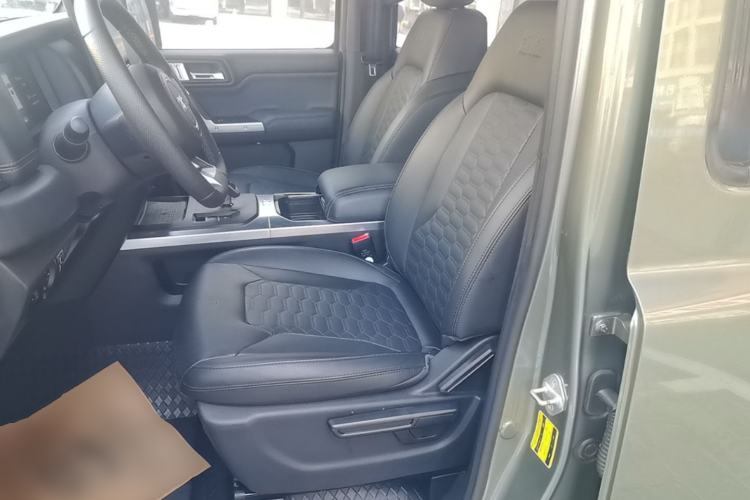 Used 212 T01 2024 2.0T Mechanic Left Front Seat
