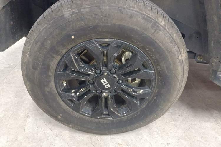 Used 212 T01 2024 2.0T Explorer Left Front Wheel Hub