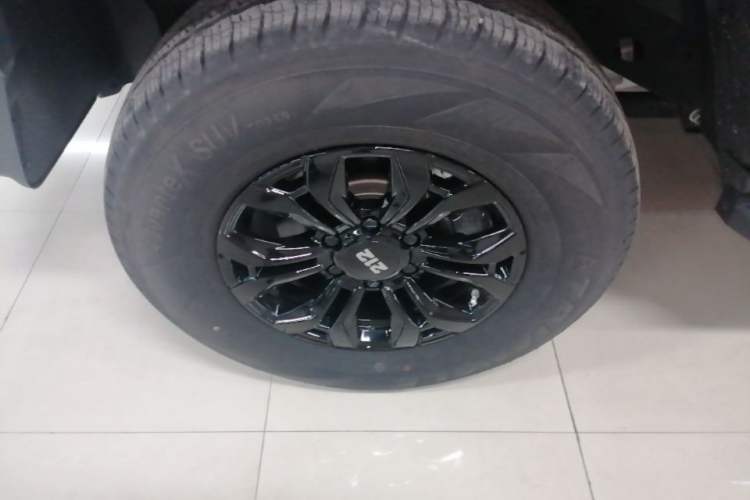 Used 212 T01 2024 2.0T Explorer Left Front Wheel Hub