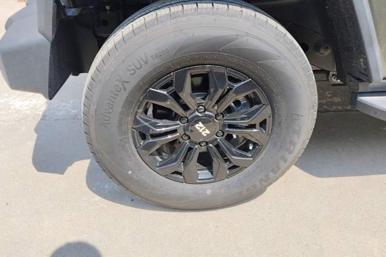 Used 212 T01 2024 2.0T Explorer Left Front Wheel Hub