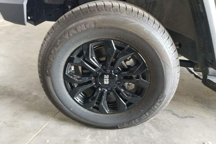 Used 212 T01 2024 2.0T Explorer Left Front Wheel Hub