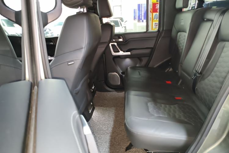 Used 212 T01 2024 2.0T Explorer Left Rear Seat