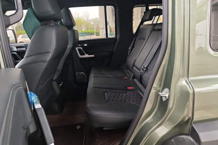 Used 212 T01 2024 2.0T Mechanic Left Rear Seat