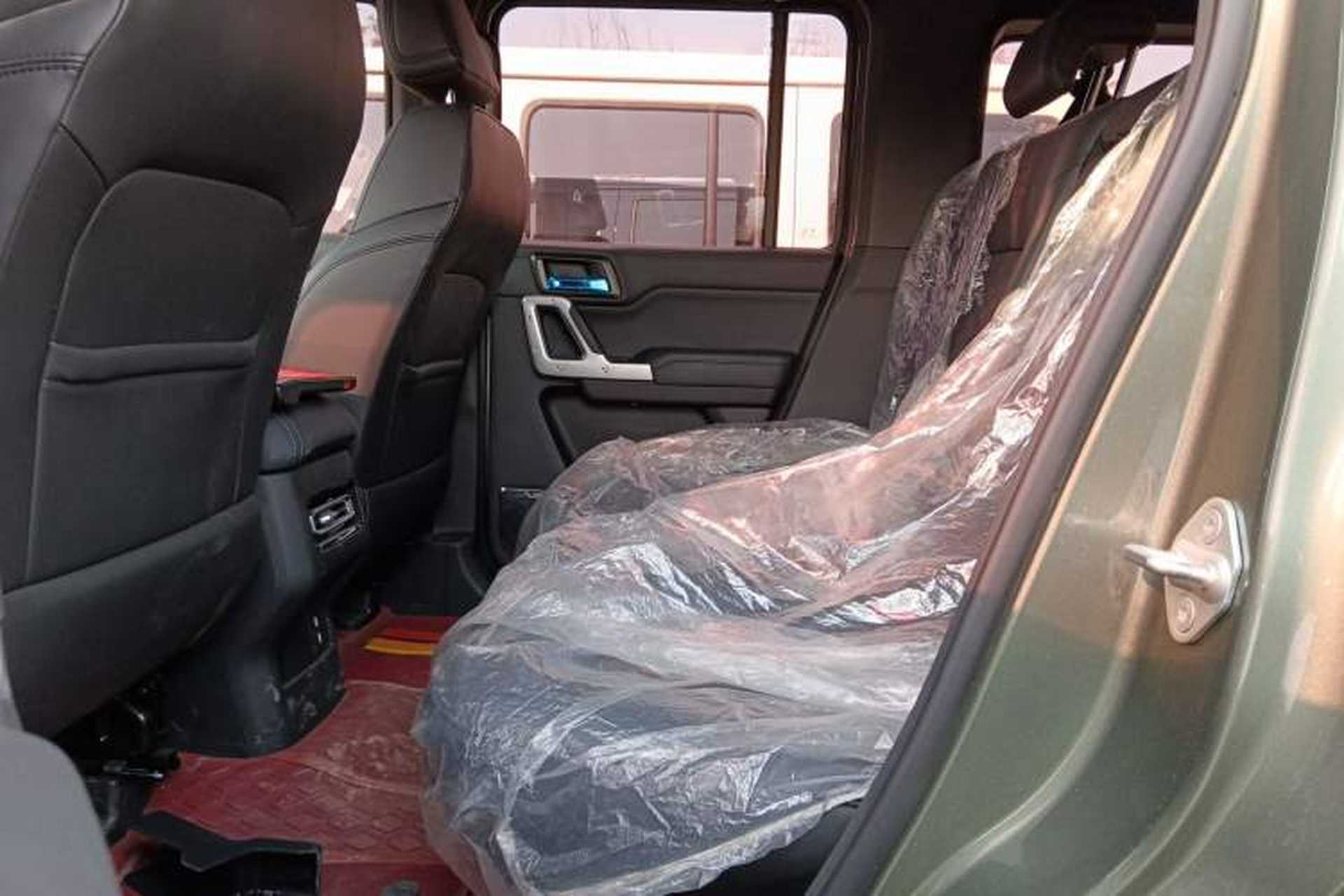 Used 212 T01 2024 2.0T Mechanic Left Rear Seat