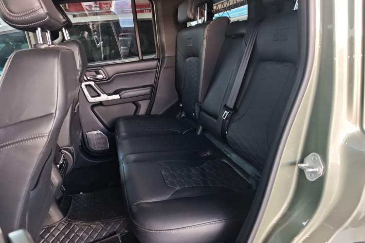 Used 212 T01 2024 2.0T Mechanic Left Rear Seat