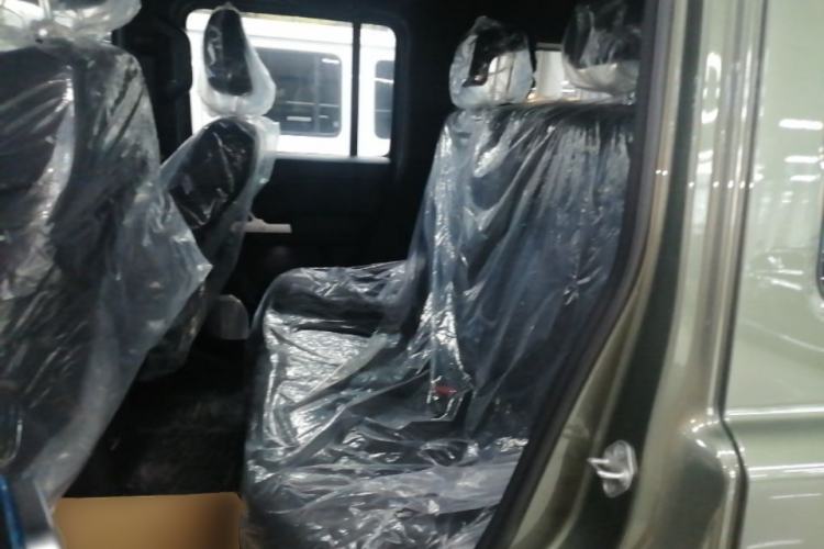 Used 212 T01 2024 2.0T Explorer Left Rear Seat